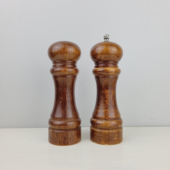 Vintage Wooden Lucas Gourmet Pepper Mill Grinder And Salt Shaker - Picture 2 of 13